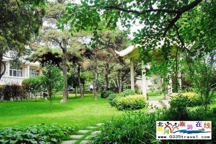 北戴河東經路賓館-住準五星海華標間/豪華大床+雙份早餐，一價全含